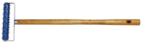 Валик игольчатый для перфорации гипсокартона 150 мм деревянная ручка